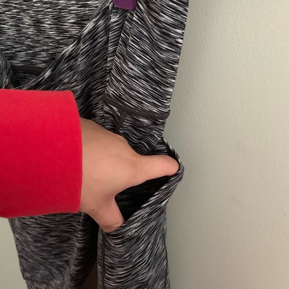 Athletic Black/White Legging - Picture 3 of 3